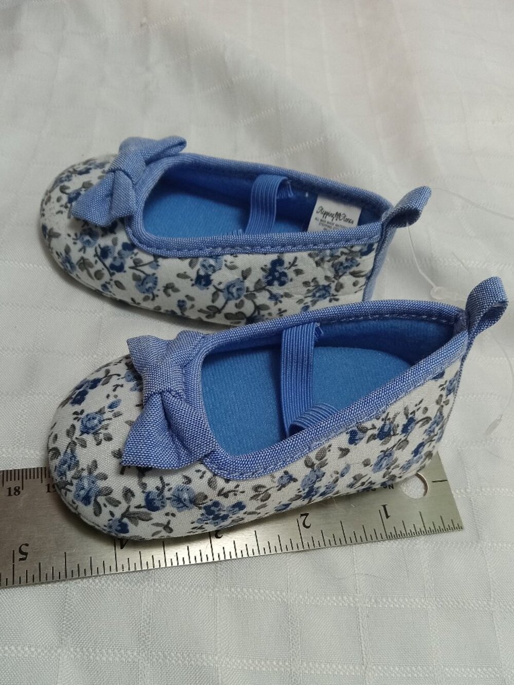 Cute & perfect little white and blue floral slippers with elastics, 4 1/2inches